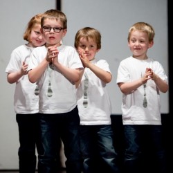 Groepsoptreden (27) - Toneelvereniging Plankenkoorts 